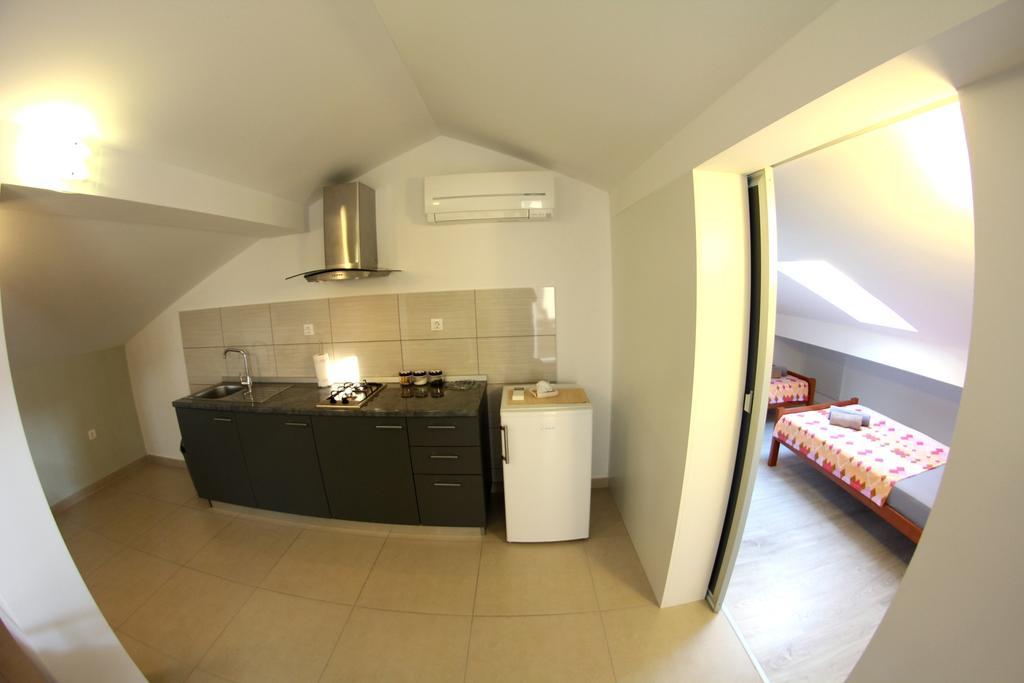 Apartments Ella Šibenik Quarto foto